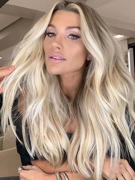 Hairstyles for long blonde hair 2020 hairstyles-for-long-blonde-hair-2020-97_11