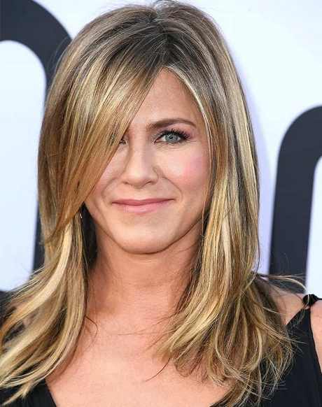 Hairstyles with side bangs 2020 hairstyles-with-side-bangs-2020-04_2