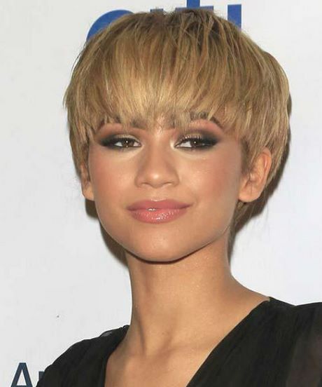 Long hairstyles with a fringe 2020 long-hairstyles-with-a-fringe-2020-56_4