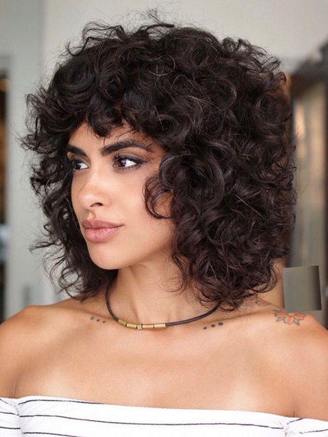 Medium curly hair 2020 medium-curly-hair-2020-47_10