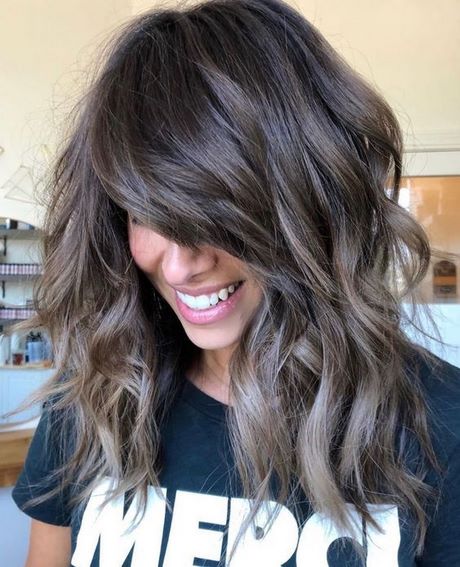 Mid length layered hairstyles 2020 mid-length-layered-hairstyles-2020-20_10