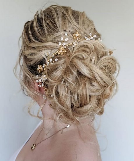 New updo hairstyles 2020 new-updo-hairstyles-2020-06_15
