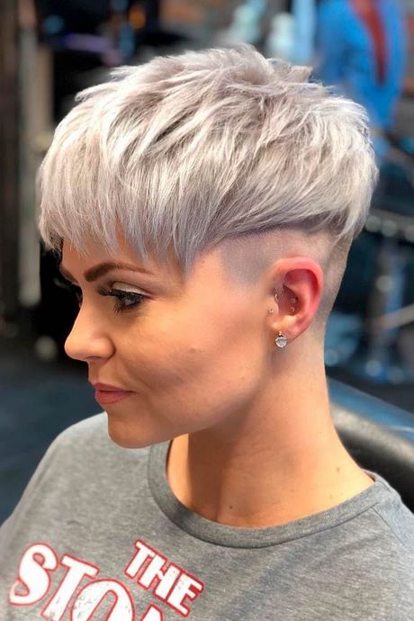 Popular short haircuts for 2020 popular-short-haircuts-for-2020-32_17