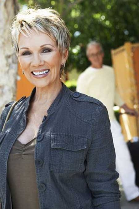 Short haircuts for women over 50 in 2020 short-haircuts-for-women-over-50-in-2020-37_2