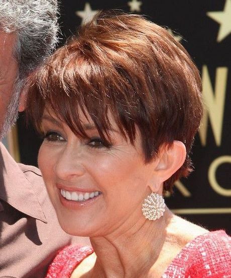 Short haircuts for women over 50 in 2020 short-haircuts-for-women-over-50-in-2020-37_6