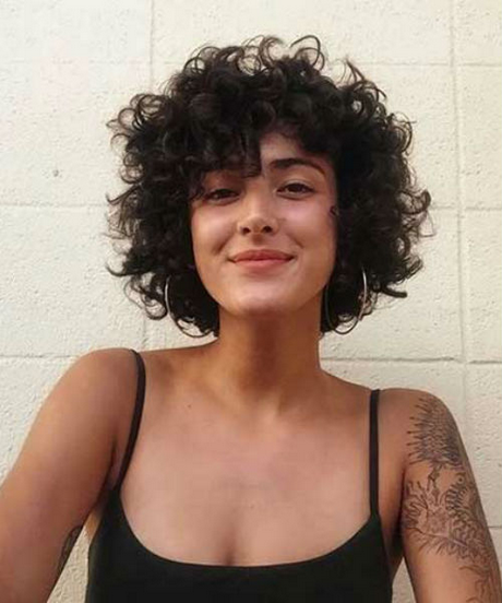 Styles for short curly hair 2020 styles-for-short-curly-hair-2020-31