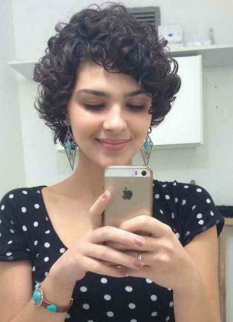 Trendy short curly hairstyles 2020 trendy-short-curly-hairstyles-2020-07_13