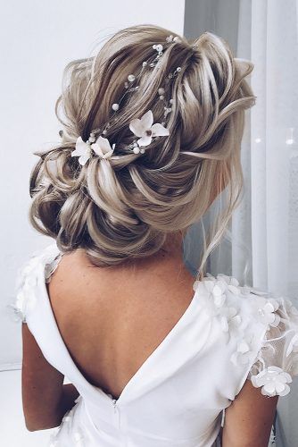 Wedding bride hairstyles 2020 wedding-bride-hairstyles-2020-25_17