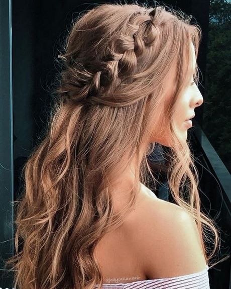 Wedding hairstyles for long hair 2020 wedding-hairstyles-for-long-hair-2020-75_9