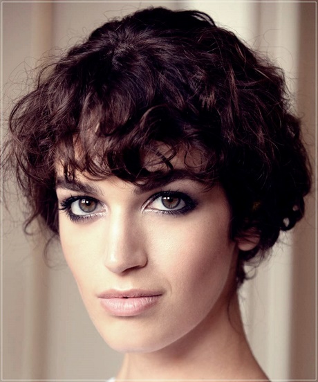 Womens short curly hairstyles 2020 womens-short-curly-hairstyles-2020-70_16