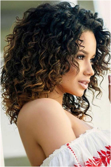 2021 curly hairstyles 2021-curly-hairstyles-00
