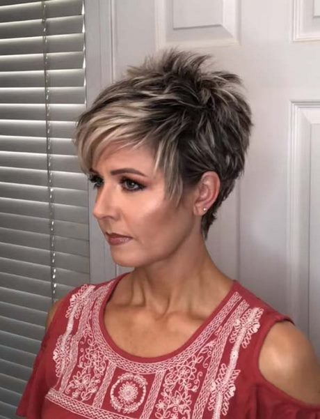 2021 short hairstyles for women over 40 2021-short-hairstyles-for-women-over-40-67_11