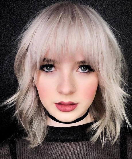 2021 short hairstyles with bangs 2021-short-hairstyles-with-bangs-33