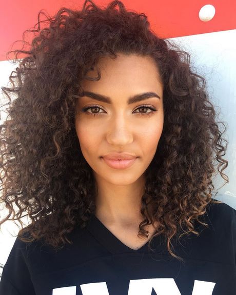 Best hairstyles for curly hair 2021 best-hairstyles-for-curly-hair-2021-16_10
