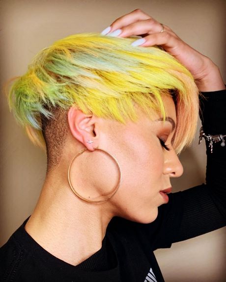 Cropped hairstyles 2021 cropped-hairstyles-2021-72_15