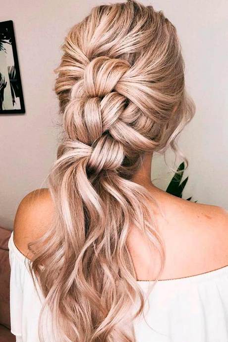 Cute prom hairstyles for long hair 2021 cute-prom-hairstyles-for-long-hair-2021-01_16