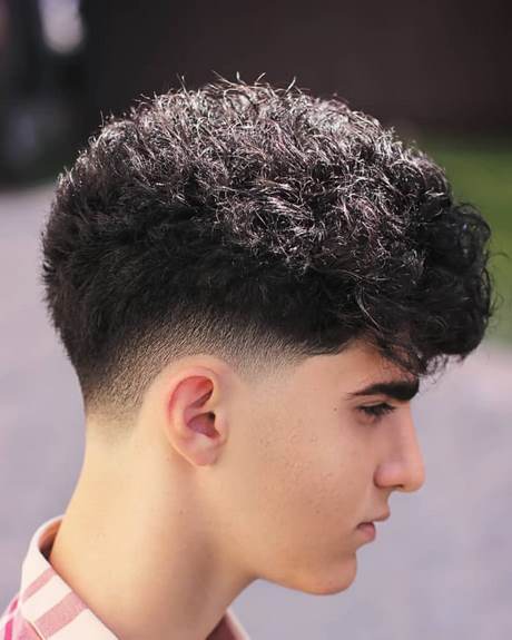 Haircuts for curly hair 2021 haircuts-for-curly-hair-2021-03_6