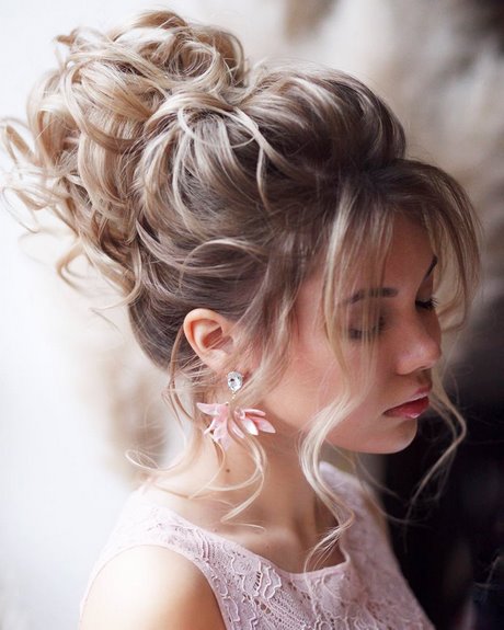 Hairstyle for bride 2021 hairstyle-for-bride-2021-18_4