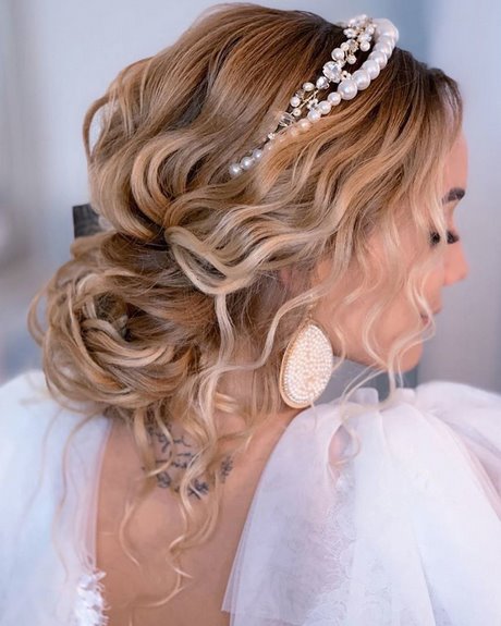 Hairstyles for brides 2021 hairstyles-for-brides-2021-29_9