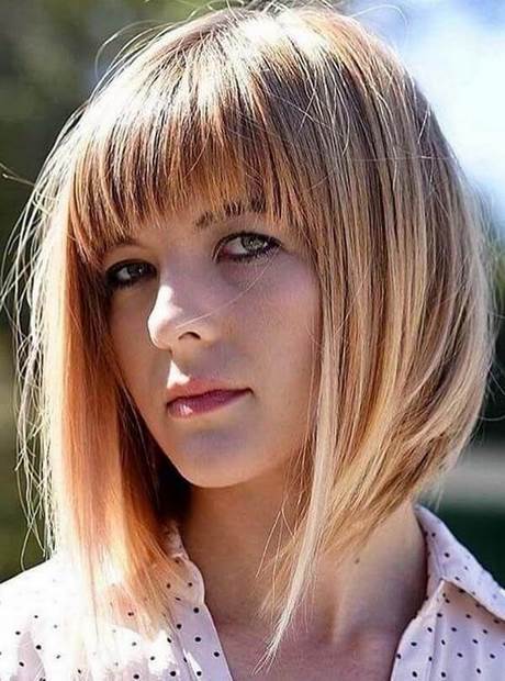 Hairstyles for round faces 2021 hairstyles-for-round-faces-2021-23