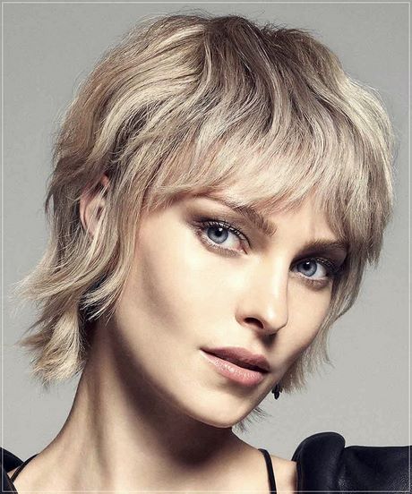 Hairstyles for short hair 2021 hairstyles-for-short-hair-2021-55_5