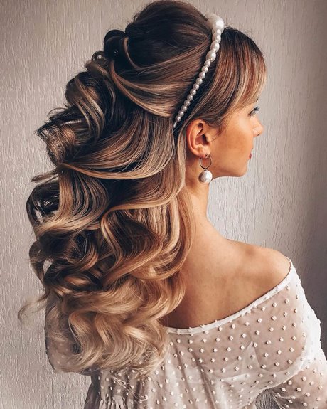 Hairstyles for weddings 2021 hairstyles-for-weddings-2021-53_17