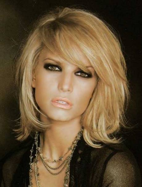 Hairstyles with side bangs 2021 hairstyles-with-side-bangs-2021-05_7