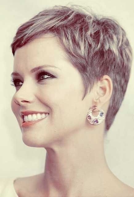 Is short hair in style for 2021 is-short-hair-in-style-for-2021-43_9