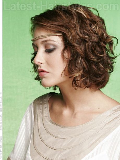 Latest curly hairstyles 2021