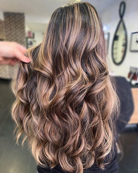Latest hairstyles for long hair 2021 latest-hairstyles-for-long-hair-2021-88_14