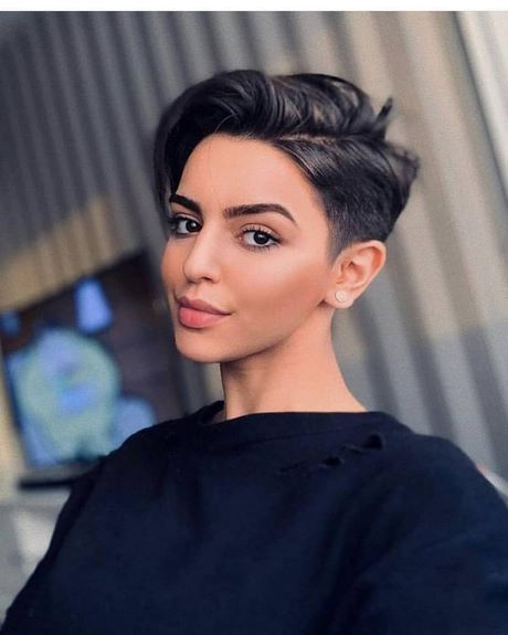 Latest short hairstyle for women 2021 latest-short-hairstyle-for-women-2021-86_16