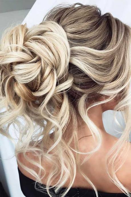 Long hairstyles for prom 2021