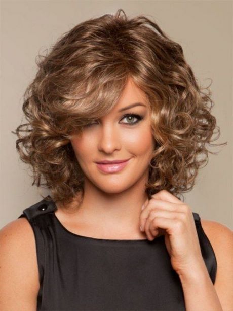 Medium curly hairstyles 2021 medium-curly-hairstyles-2021-81_3