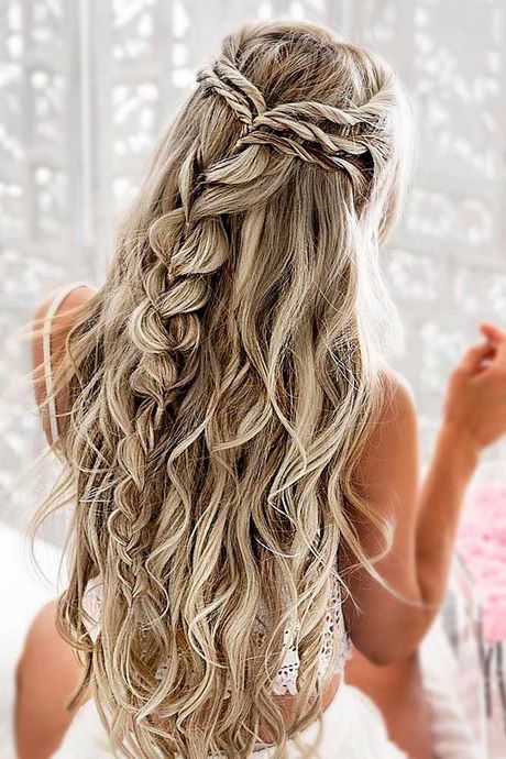 Prom hairstyles 2021 long hair