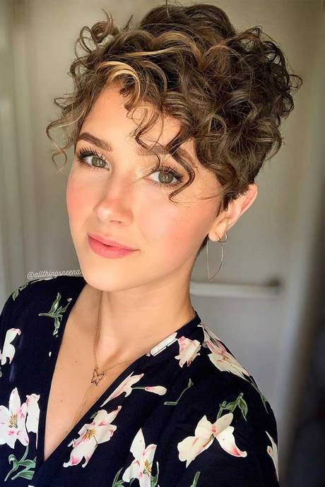 Short and curly hairstyles 2021 short-and-curly-hairstyles-2021-14_3