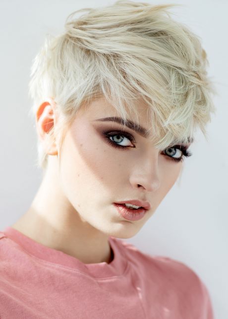 Short blonde hairstyles 2021 short-blonde-hairstyles-2021-65_12