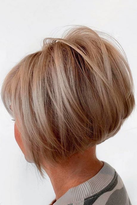 Short blonde hairstyles 2021 short-blonde-hairstyles-2021-65_14