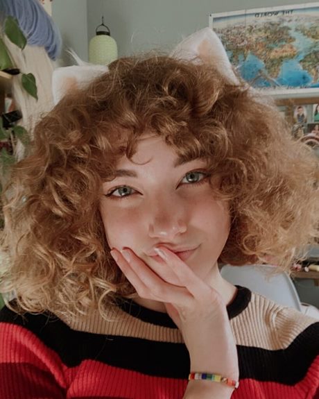 Short curly hair with bangs 2021 short-curly-hair-with-bangs-2021-66_4