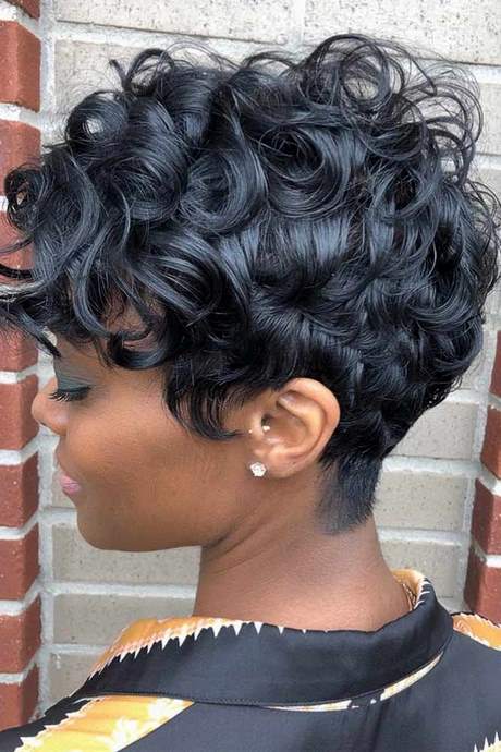 Short curly weave hairstyles 2021 short-curly-weave-hairstyles-2021-62_7