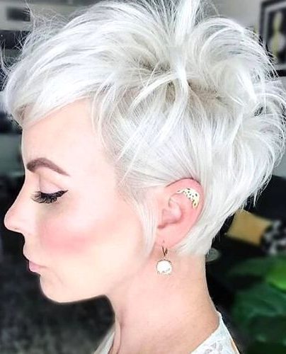Short haircuts for women for 2021 short-haircuts-for-women-for-2021-84_8