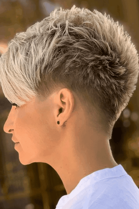 Short hairstyle pictures for 2021