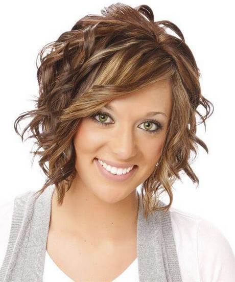 Short hairstyles for curly hair 2021 short-hairstyles-for-curly-hair-2021-31_5