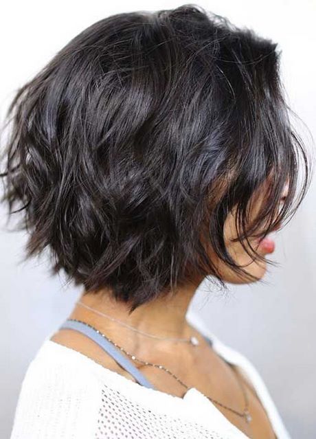 Short hairstyles for wavy hair 2021 short-hairstyles-for-wavy-hair-2021-95_2