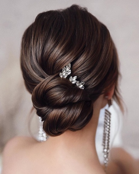 Wedding bride hairstyles 2021 wedding-bride-hairstyles-2021-36_3