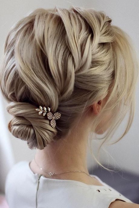 Wedding hairstyle for short hair 2021 wedding-hairstyle-for-short-hair-2021-79_17