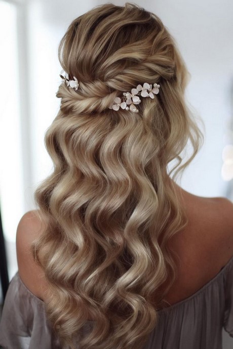Wedding hairstyles for long hair 2021 wedding-hairstyles-for-long-hair-2021-32_8
