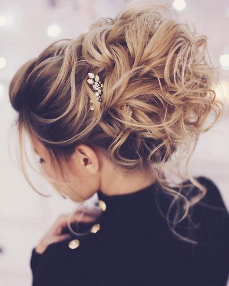 Beautiful updos for long hair beautiful-updos-for-long-hair-86_7