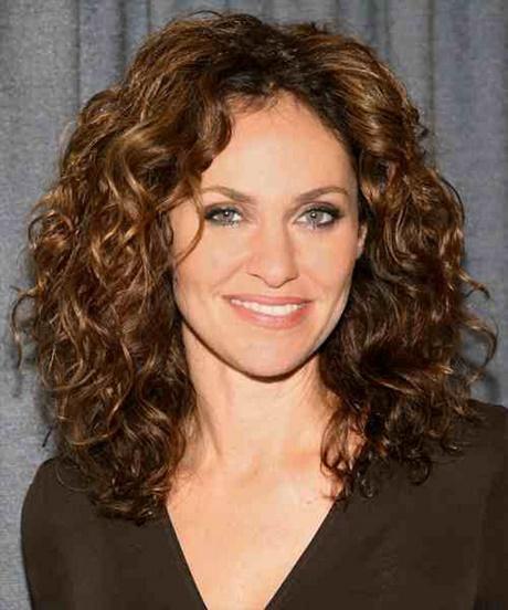Shoulder length haircuts for curly hair shoulder-length-haircuts-for-curly-hair-59_20