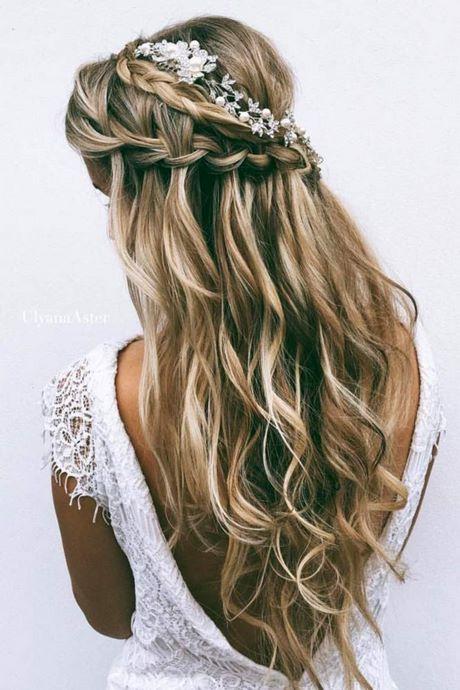 Beautiful bridesmaid hairstyles beautiful-bridesmaid-hairstyles-53_18