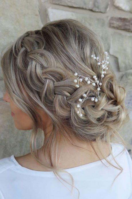 Beautiful bridesmaid hairstyles beautiful-bridesmaid-hairstyles-53_19
